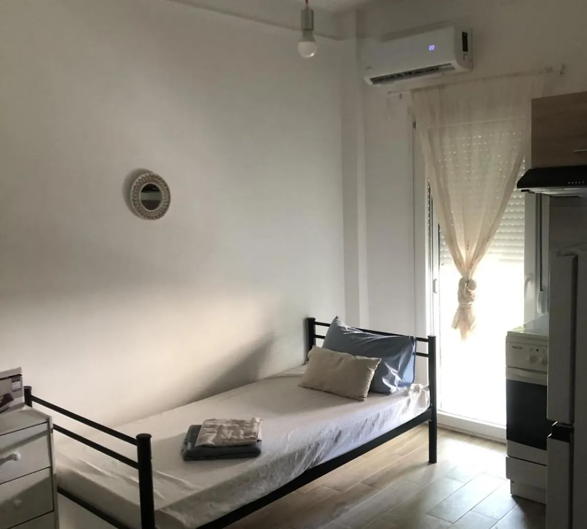 Small Studio Center 1 Thessaloniki 0*,  Griechenland
